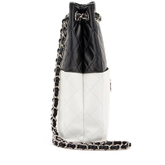 CHANEL Pre-Owned 2008-2009 Black & White Quilted Lambskin Vertical Shopping Bag - Picture 3 of 12